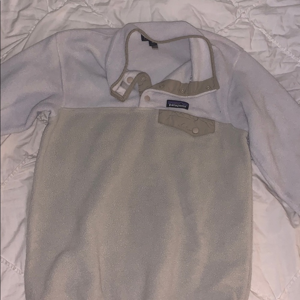 white and cream patagonia jacket